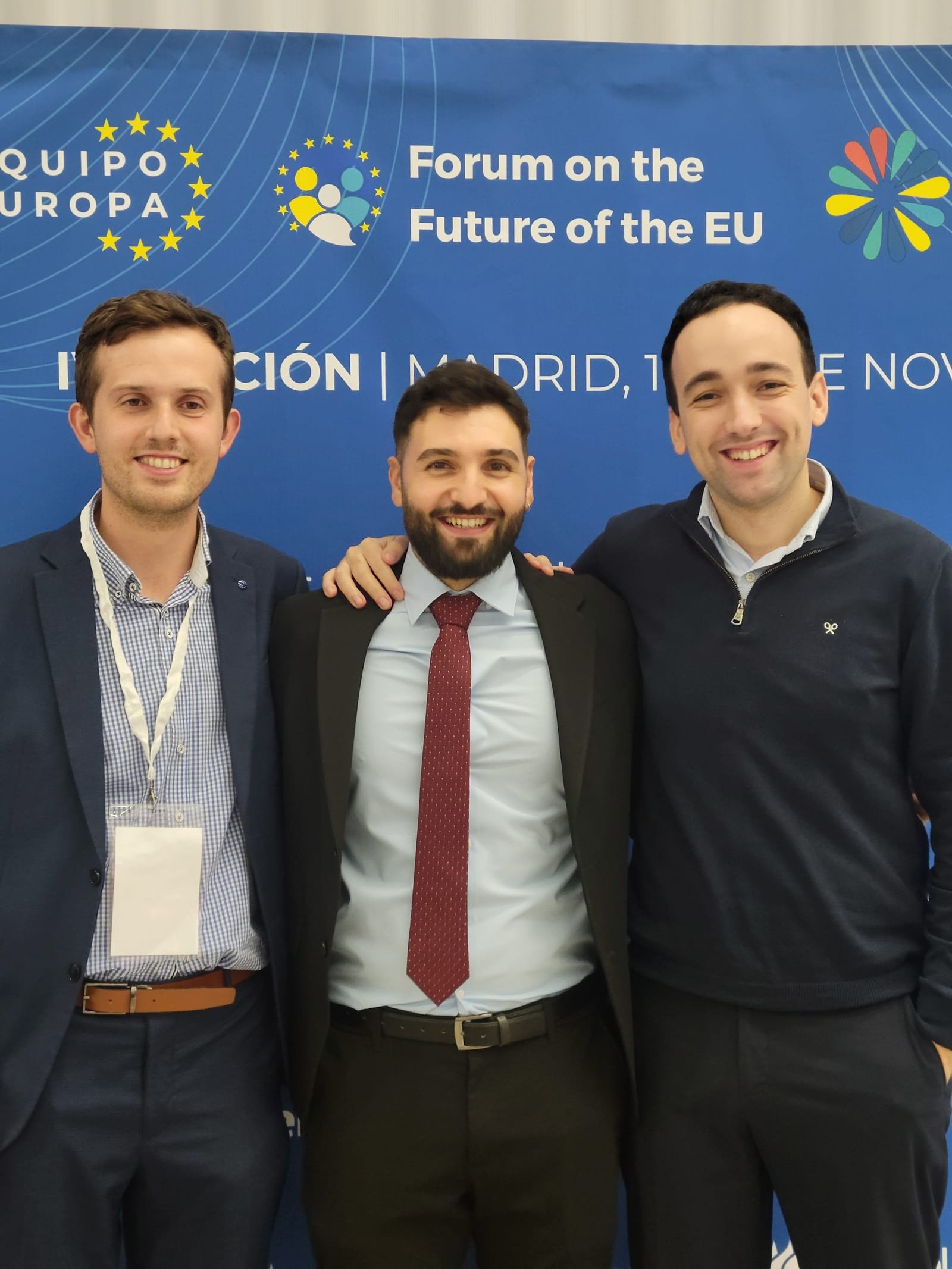 Aitor beste bi kiderekin, Equipo Europaren foro batean, Madrilen